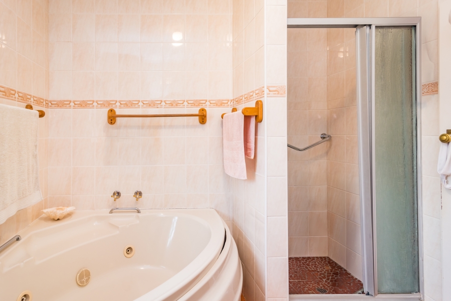 4 Bedroom Property for Sale in Noordheuwel Gauteng