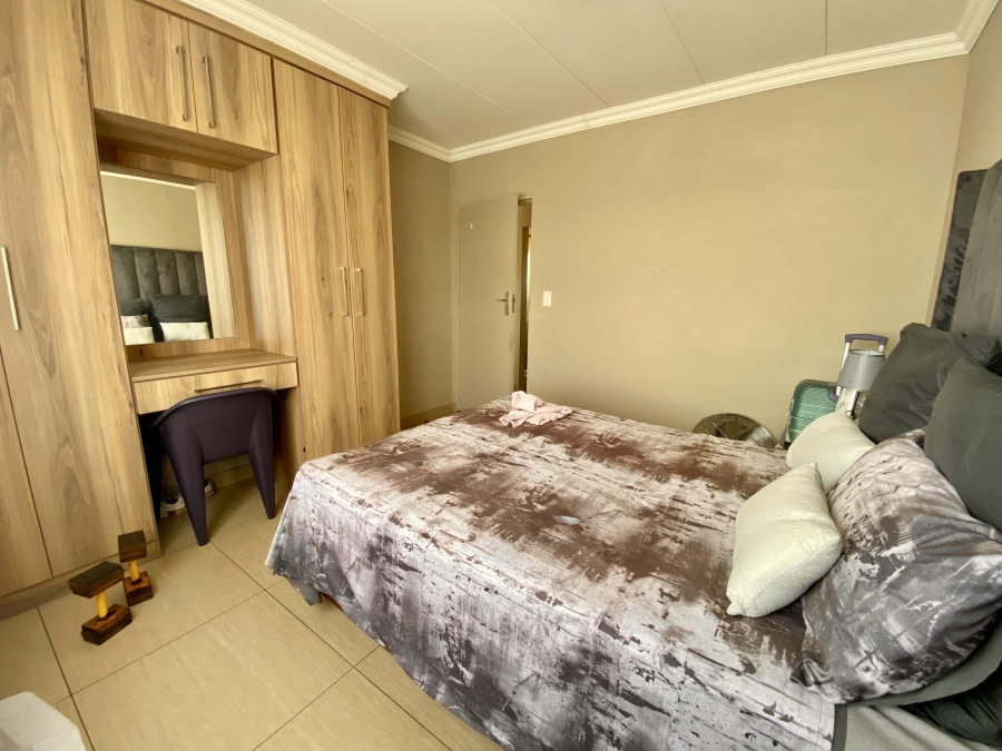 2 Bedroom Property for Sale in Andeon Gauteng