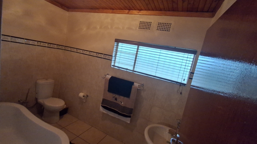 3 Bedroom Property for Sale in Dunnottar Gauteng