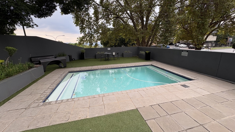 To Let 2 Bedroom Property for Rent in Rosebank Gauteng