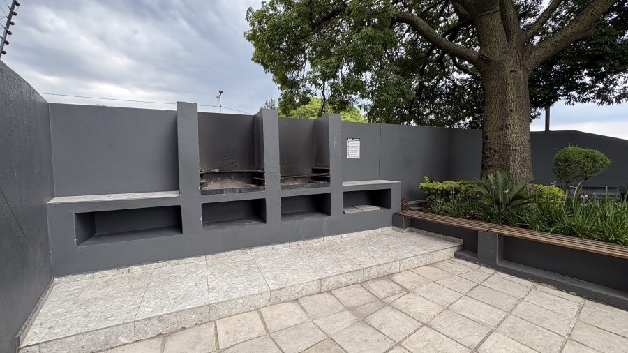 To Let 2 Bedroom Property for Rent in Rosebank Gauteng