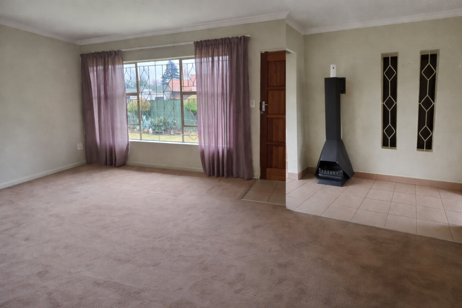 2 Bedroom Property for Sale in Dunnottar Gauteng