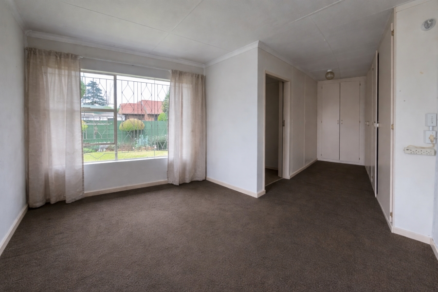 2 Bedroom Property for Sale in Dunnottar Gauteng