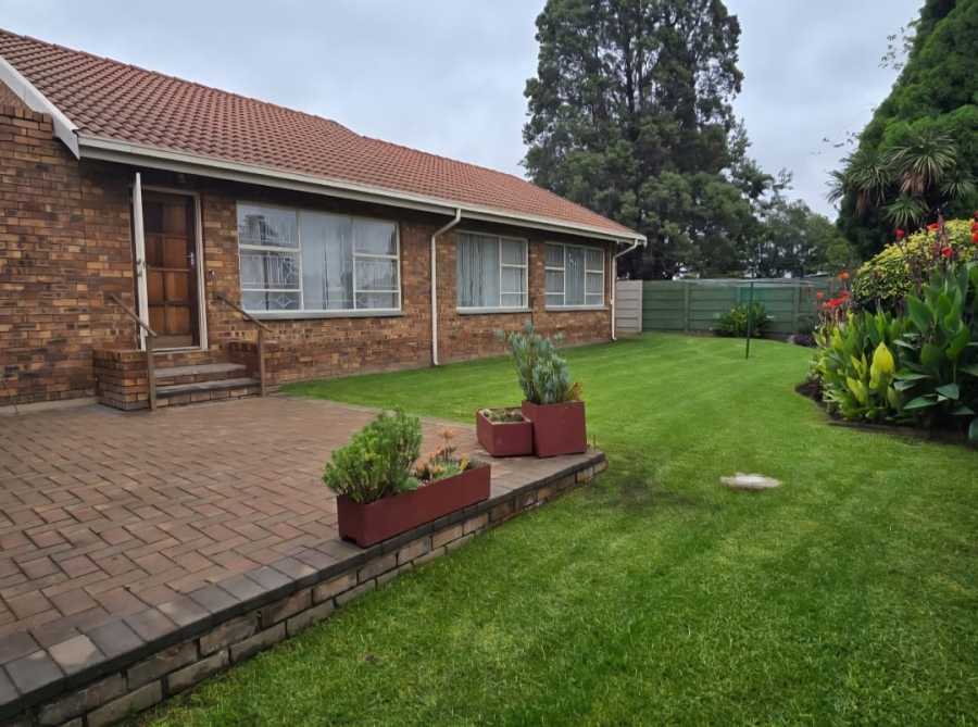 2 Bedroom Property for Sale in Dunnottar Gauteng