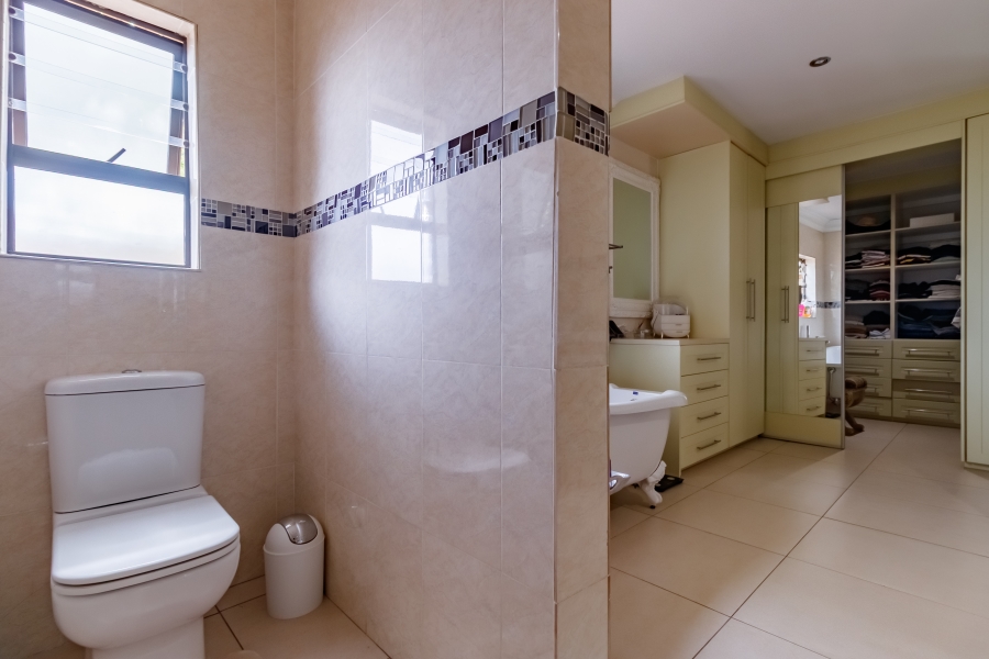 4 Bedroom Property for Sale in Noordwyk Gauteng