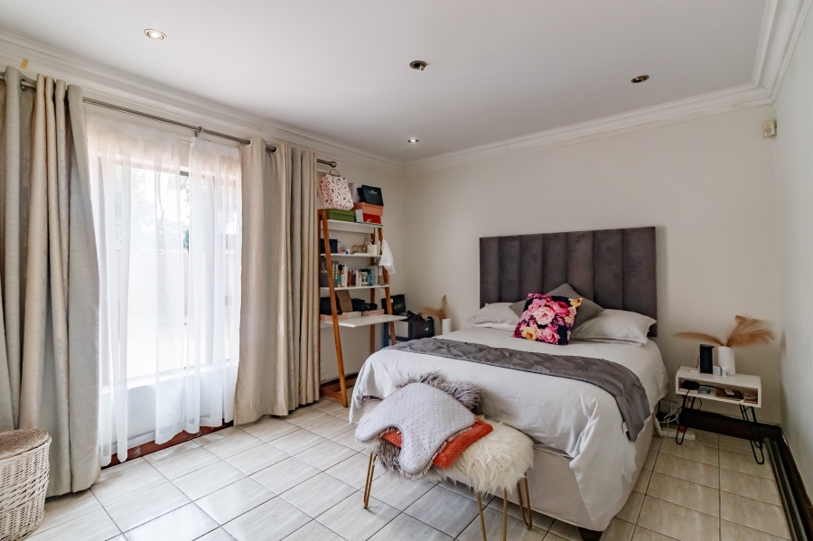 4 Bedroom Property for Sale in Noordwyk Gauteng