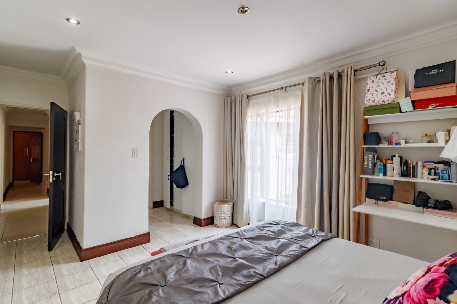 4 Bedroom Property for Sale in Noordwyk Gauteng