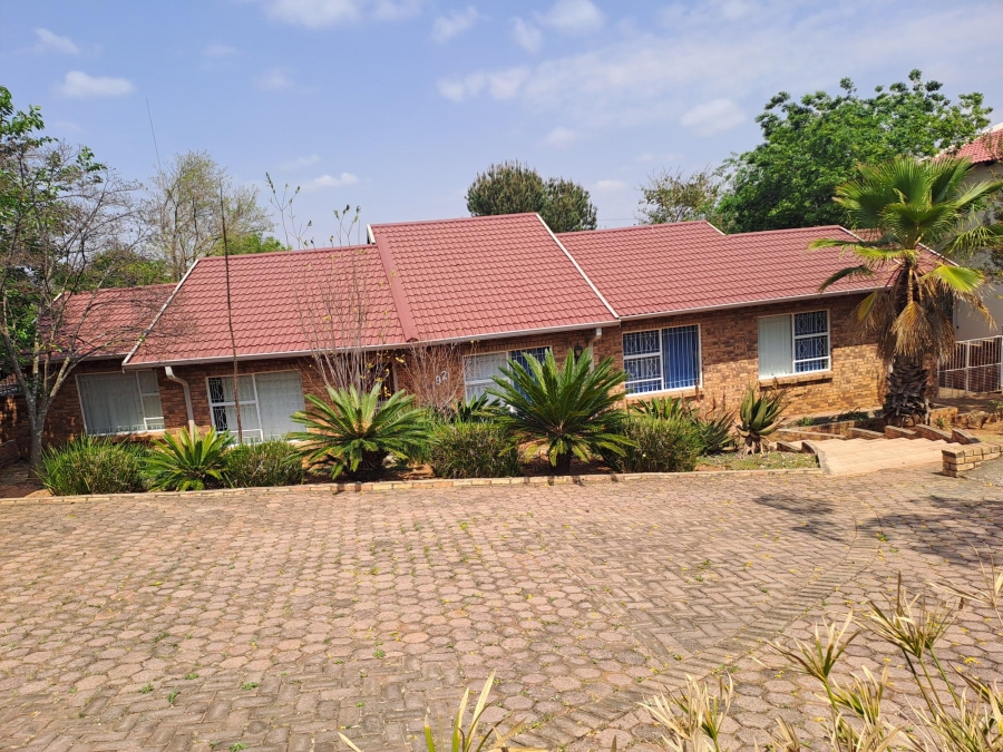 3 Bedroom Property for Sale in Roodekrans Gauteng