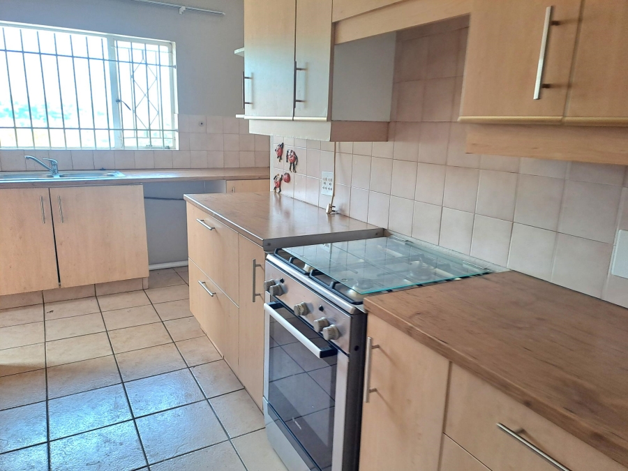 3 Bedroom Property for Sale in Roodekrans Gauteng