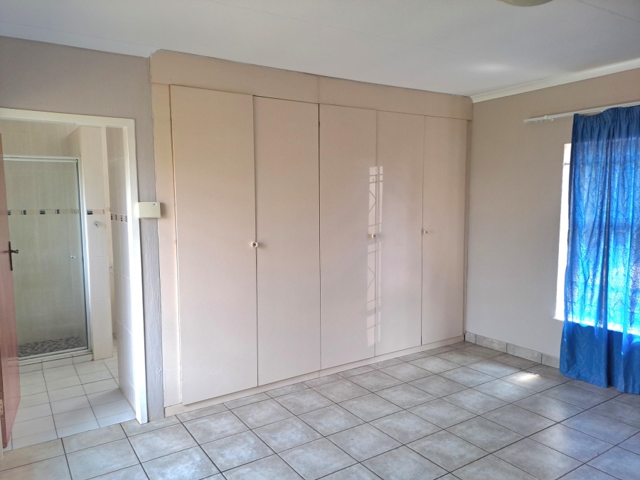 3 Bedroom Property for Sale in Roodekrans Gauteng
