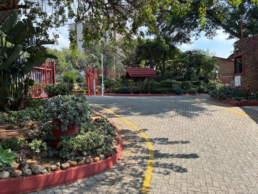 2 Bedroom Property for Sale in La Montagne Gauteng