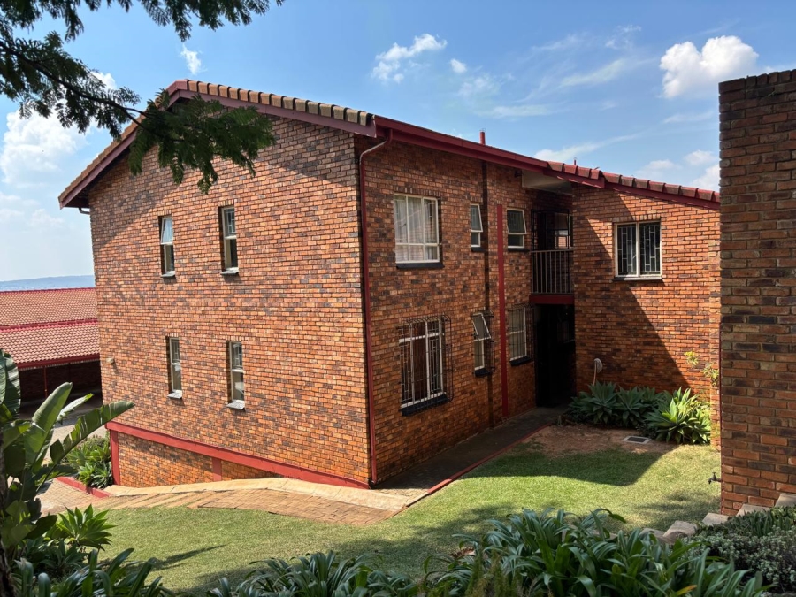 2 Bedroom Property for Sale in La Montagne Gauteng