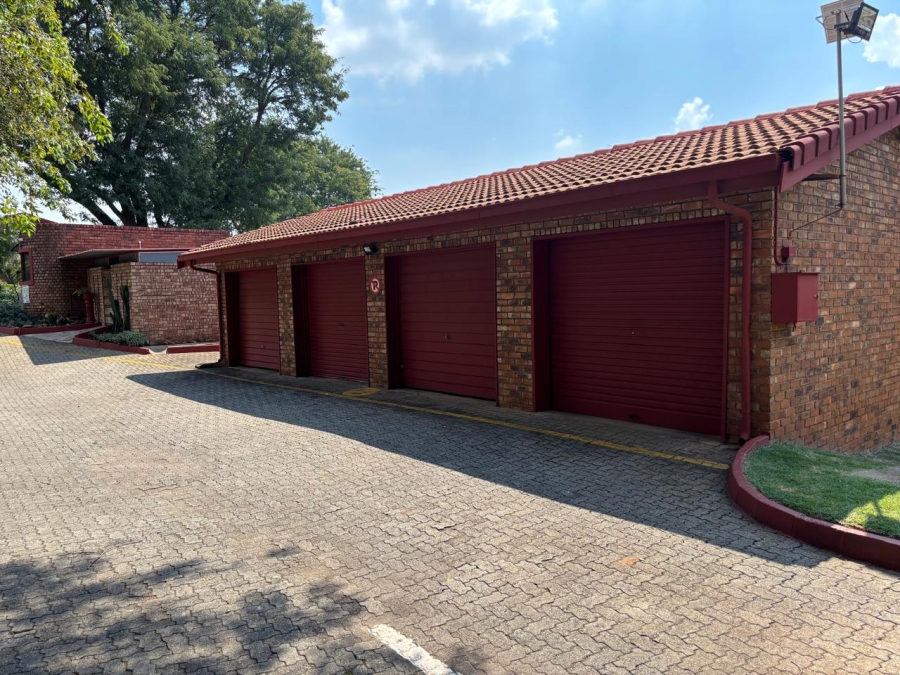 2 Bedroom Property for Sale in La Montagne Gauteng