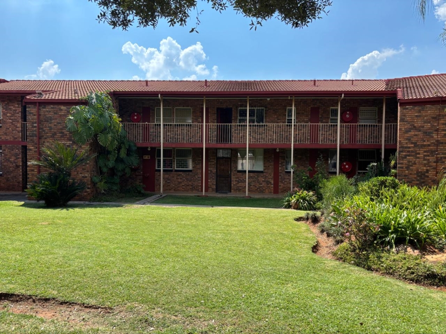 2 Bedroom Property for Sale in La Montagne Gauteng