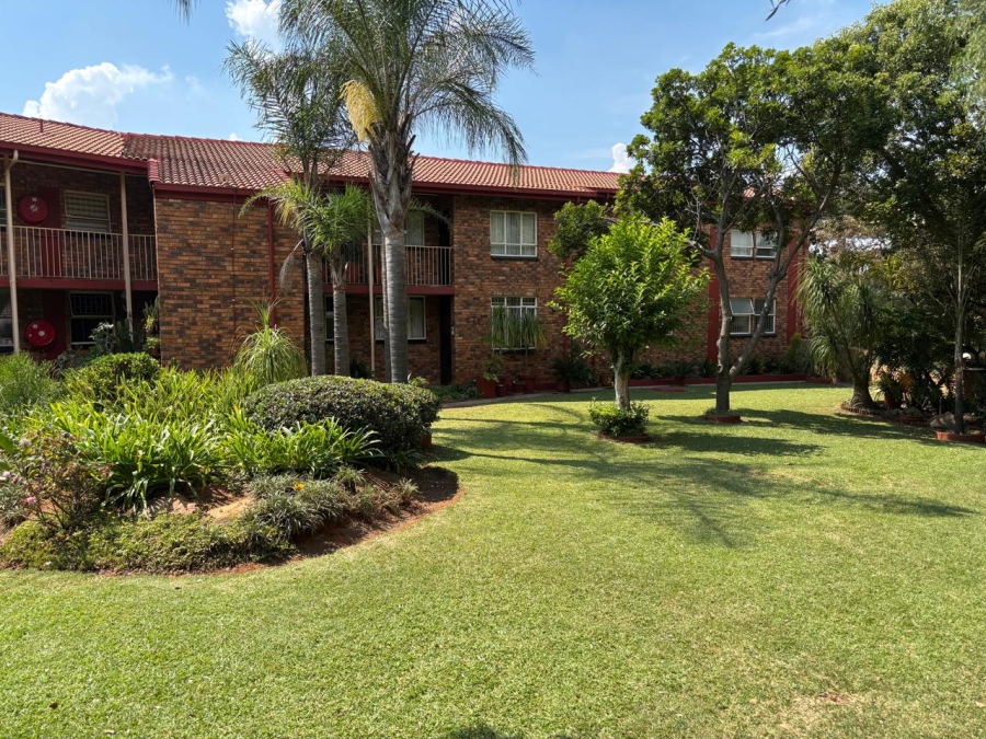 2 Bedroom Property for Sale in La Montagne Gauteng