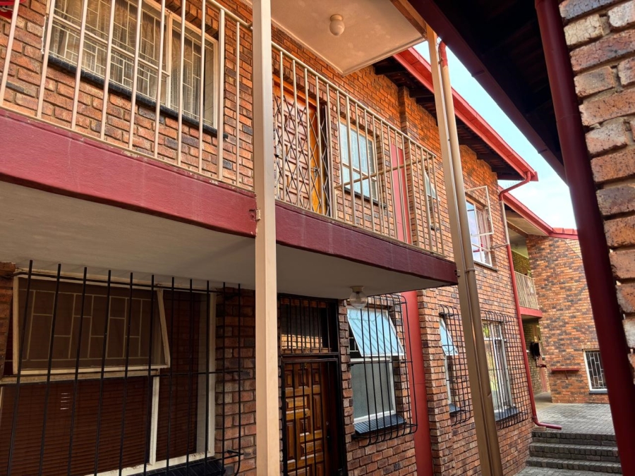 2 Bedroom Property for Sale in La Montagne Gauteng