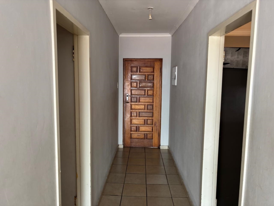 2 Bedroom Property for Sale in La Montagne Gauteng