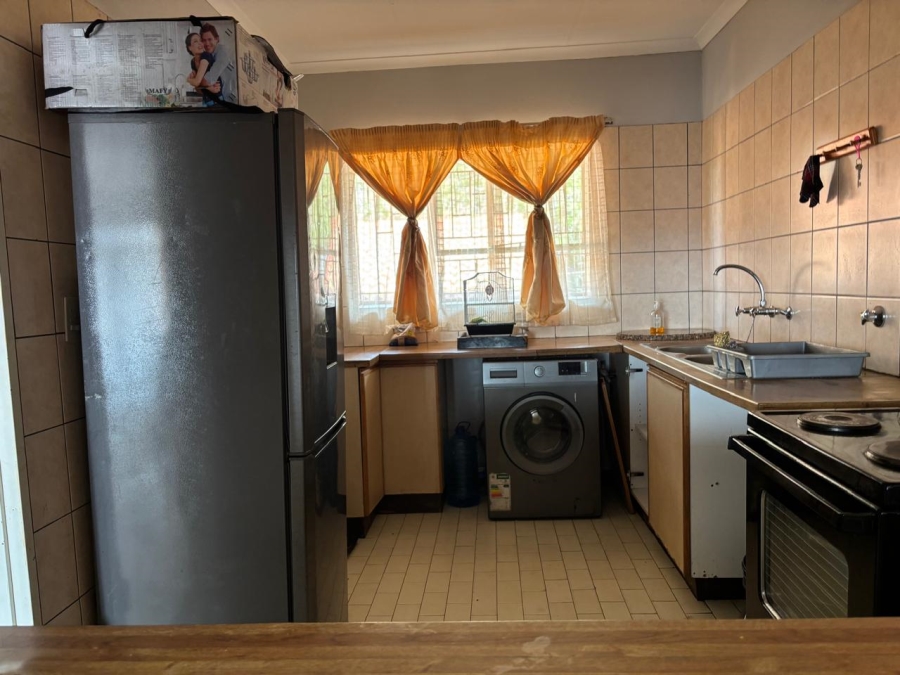 2 Bedroom Property for Sale in La Montagne Gauteng