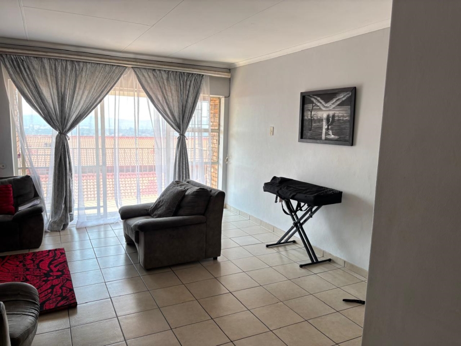 2 Bedroom Property for Sale in La Montagne Gauteng