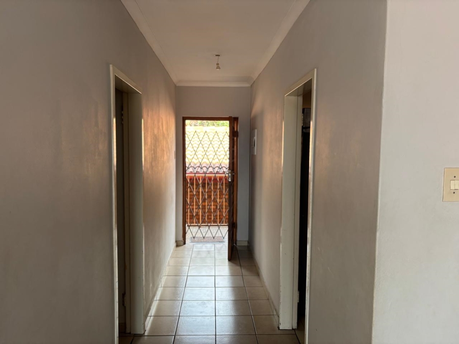 2 Bedroom Property for Sale in La Montagne Gauteng