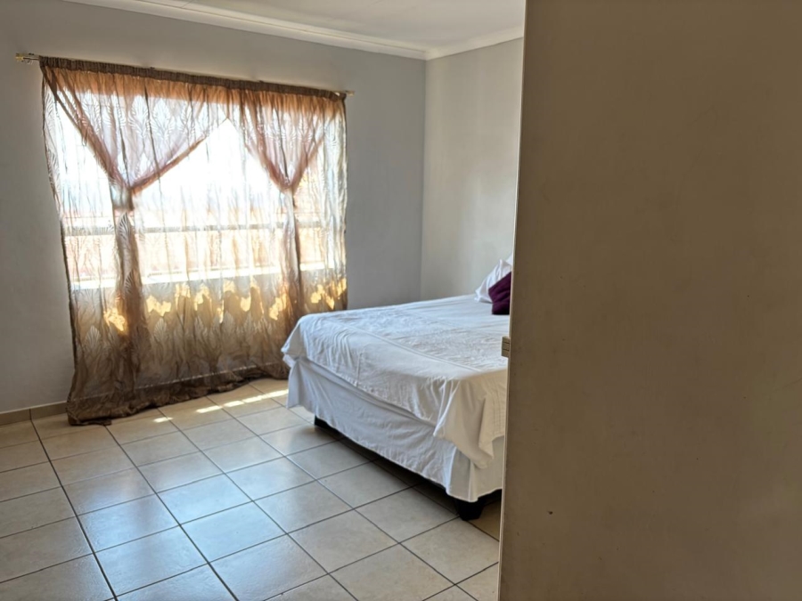 2 Bedroom Property for Sale in La Montagne Gauteng