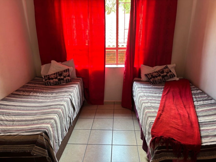 2 Bedroom Property for Sale in La Montagne Gauteng