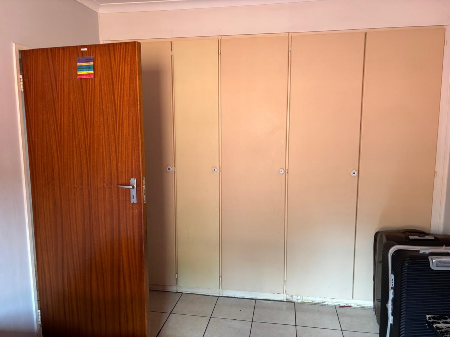 2 Bedroom Property for Sale in La Montagne Gauteng