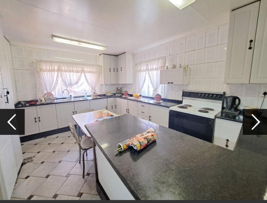 7 Bedroom Property for Sale in Actonville Gauteng