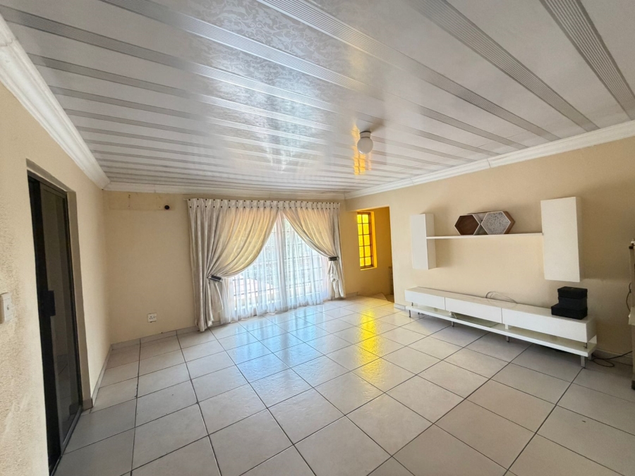 5 Bedroom Property for Sale in Mamelodi Sun Valley Gauteng