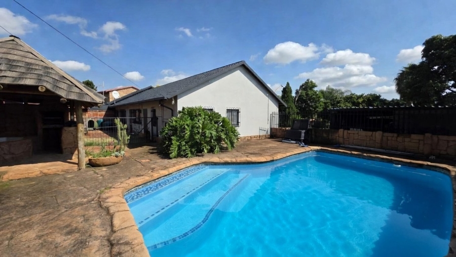 3 Bedroom Property for Sale in Magalieskruin Gauteng
