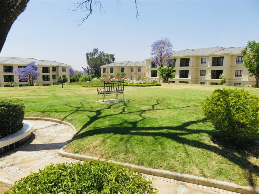 To Let 2 Bedroom Property for Rent in Broadacres Gauteng