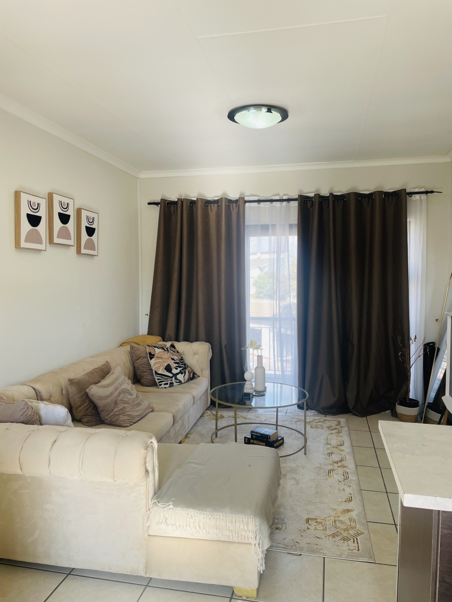 To Let 2 Bedroom Property for Rent in North Riding Gauteng