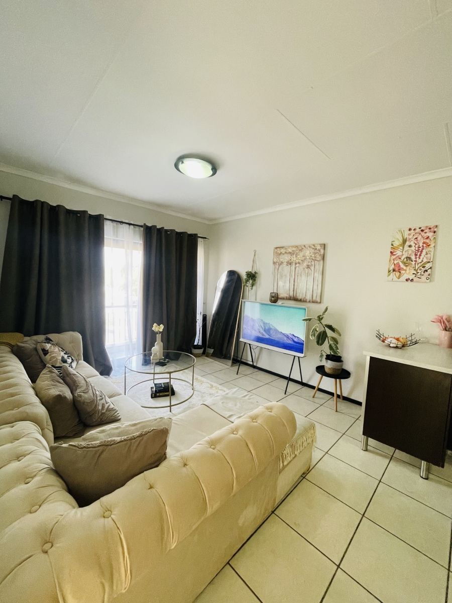 To Let 2 Bedroom Property for Rent in North Riding Gauteng