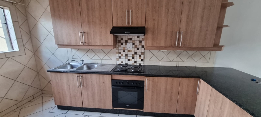 To Let 2 Bedroom Property for Rent in Comet Gauteng