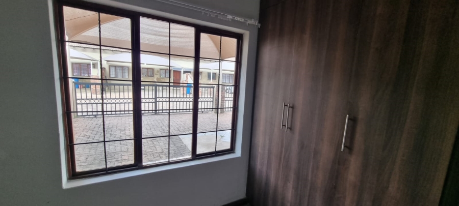 To Let 2 Bedroom Property for Rent in Comet Gauteng