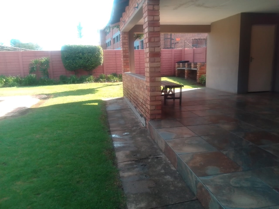 2 Bedroom Property for Sale in Groblerpark Gauteng