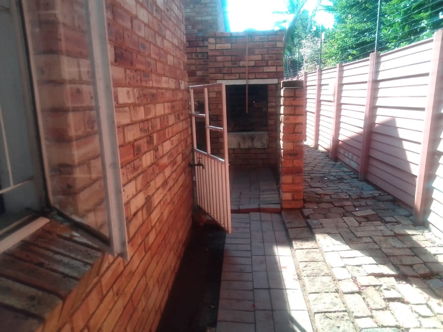 2 Bedroom Property for Sale in Groblerpark Gauteng