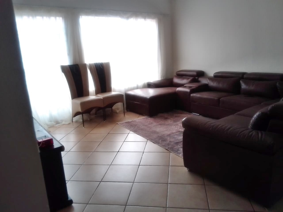 2 Bedroom Property for Sale in Robinpark Gauteng