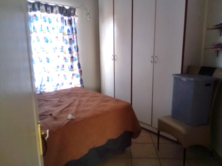 2 Bedroom Property for Sale in Robinpark Gauteng