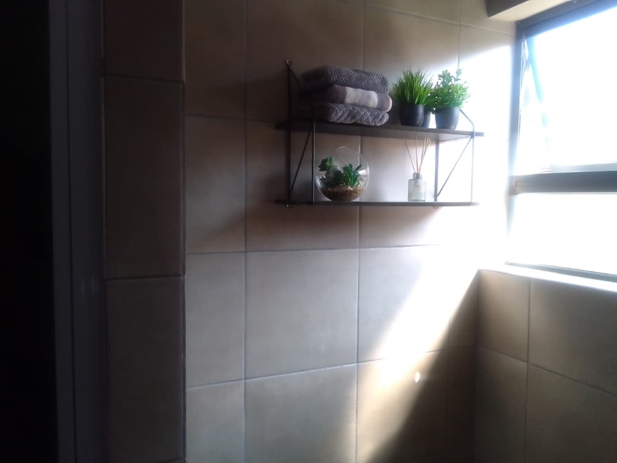 2 Bedroom Property for Sale in Groblerpark Gauteng