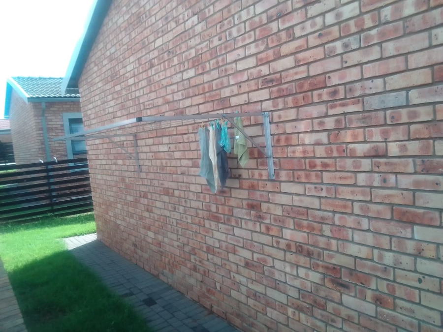 2 Bedroom Property for Sale in Groblerpark Gauteng