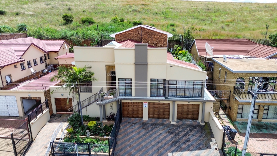 5 Bedroom Property for Sale in Laudium Gauteng