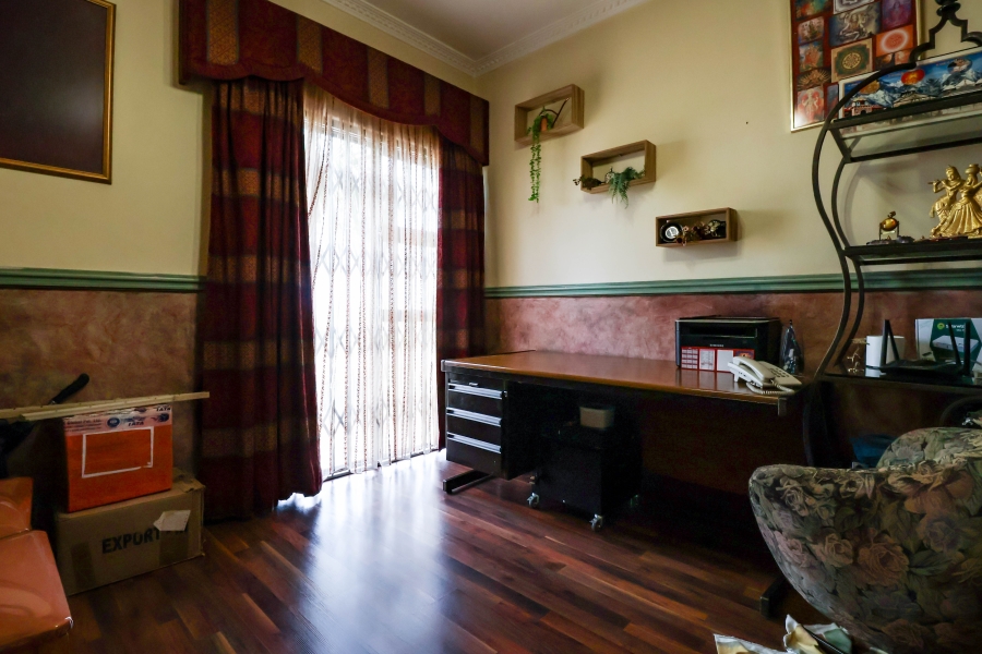 5 Bedroom Property for Sale in Laudium Gauteng