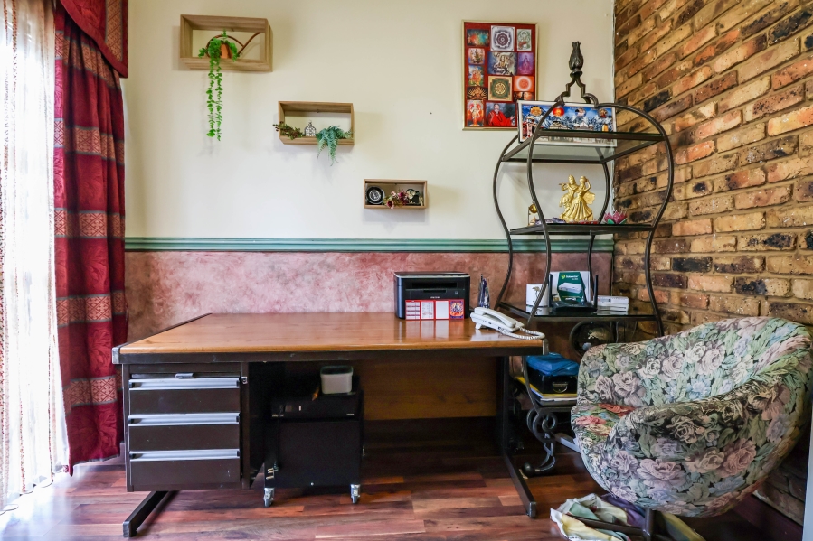 5 Bedroom Property for Sale in Laudium Gauteng