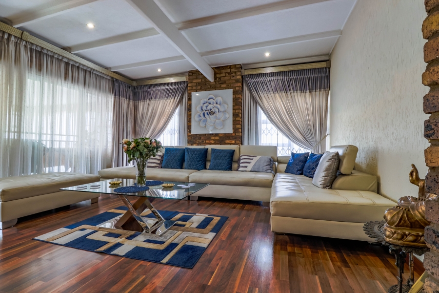 5 Bedroom Property for Sale in Laudium Gauteng