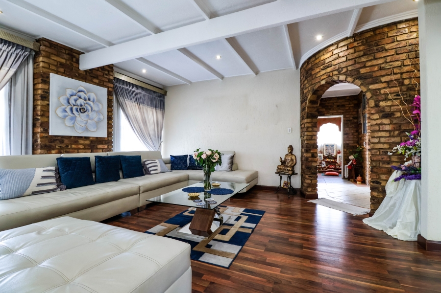 5 Bedroom Property for Sale in Laudium Gauteng