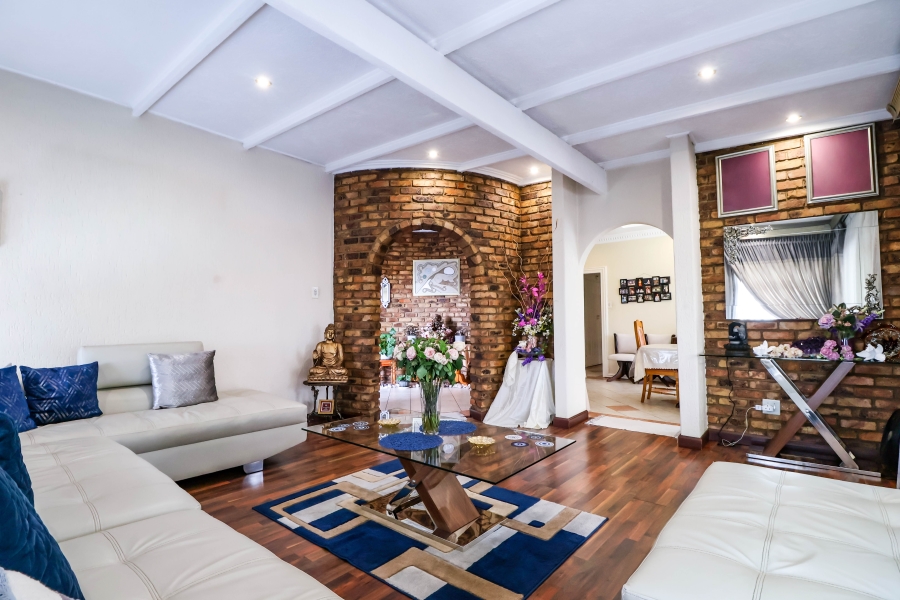 5 Bedroom Property for Sale in Laudium Gauteng