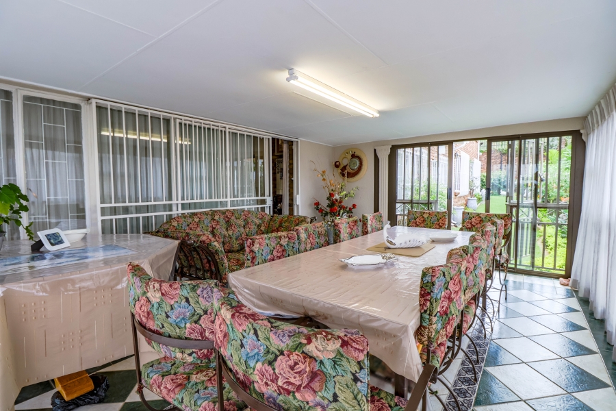 5 Bedroom Property for Sale in Laudium Gauteng