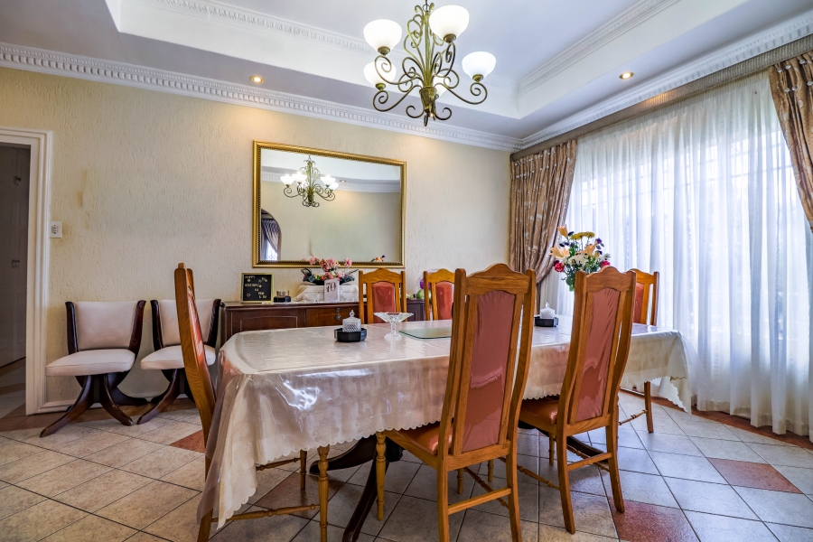 5 Bedroom Property for Sale in Laudium Gauteng