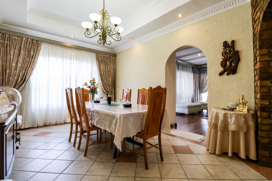 5 Bedroom Property for Sale in Laudium Gauteng